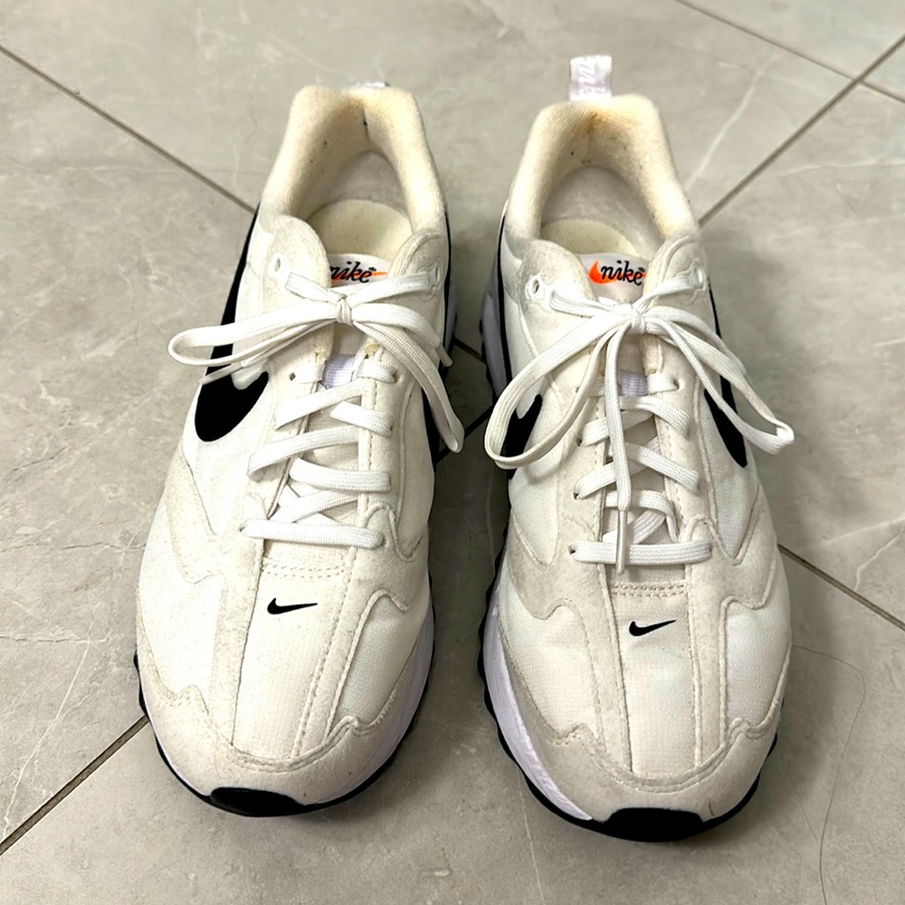 Nike Air size 8